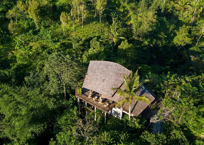 Buahan, A Banyan Tree Escape
