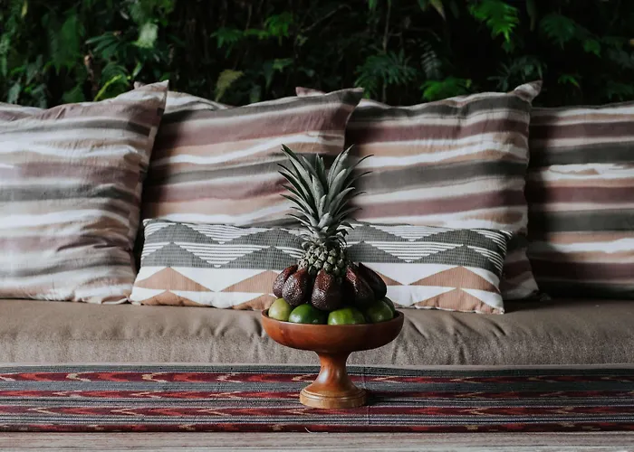Buahan, A Banyan Tree Escape