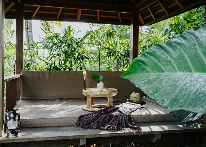 Buahan, A Banyan Tree Escape